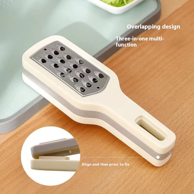 Ralador Manual 3 em 1 para Queijo e Legumes em uso